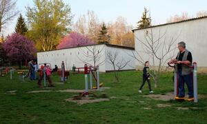 2013 ny&iacute;regyh&aacute;za malomkert kondipark gyerekeszk&ouml;z&ouml;kkel 01