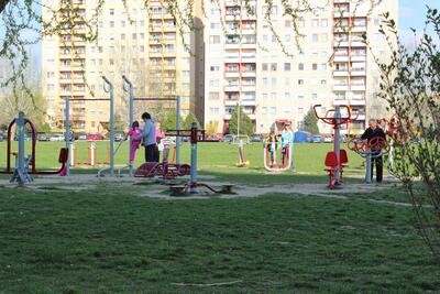 2013 ny&iacute;regyh&aacute;za &ouml;r&ouml;k&ouml;sf&ouml;ld kondipark gyerekeszk&ouml;z&ouml;kkel 01