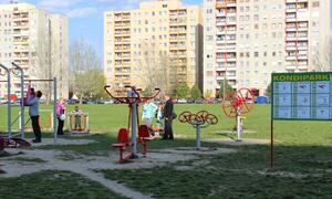 2013 ny&iacute;regyh&aacute;za &ouml;r&ouml;k&ouml;sf&ouml;ld kondipark gyerekeszk&ouml;z&ouml;kkel 02