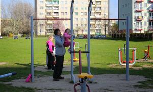 2013 ny&iacute;regyh&aacute;za &ouml;r&ouml;k&ouml;sf&ouml;ld kondipark gyerekeszk&ouml;z&ouml;kkel 03