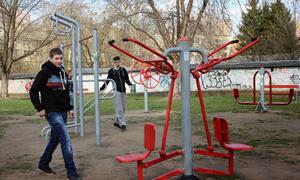 2013 ny&iacute;regyh&aacute;za sarkanty&uacute; utcai kondipark gyerekeszk&ouml;z&ouml;kkel 02