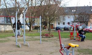 2013 ny&iacute;regyh&aacute;za sarkanty&uacute; utcai kondipark gyerekeszk&ouml;z&ouml;kkel 03