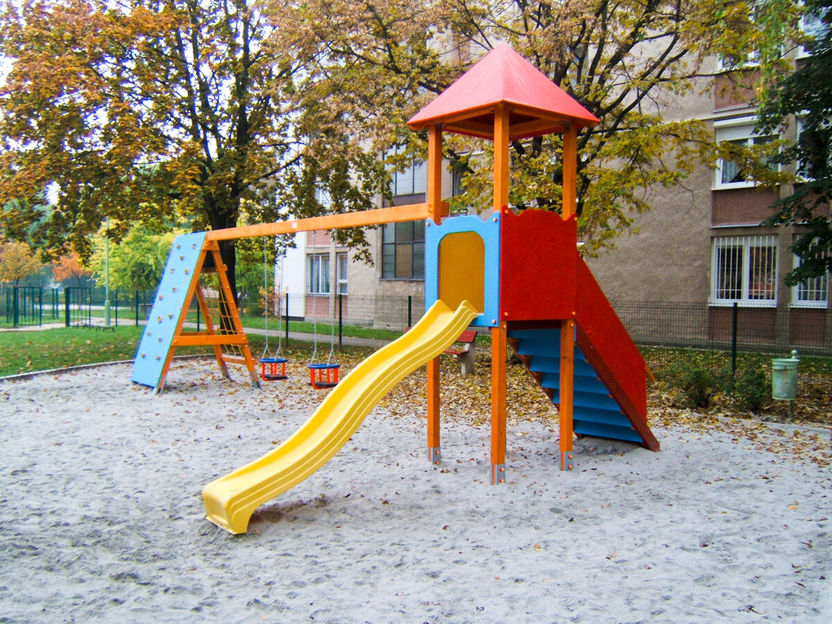 csinom janko csuszdas hintas maszo 014