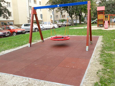 huvelyk matyi feszekhinta 003