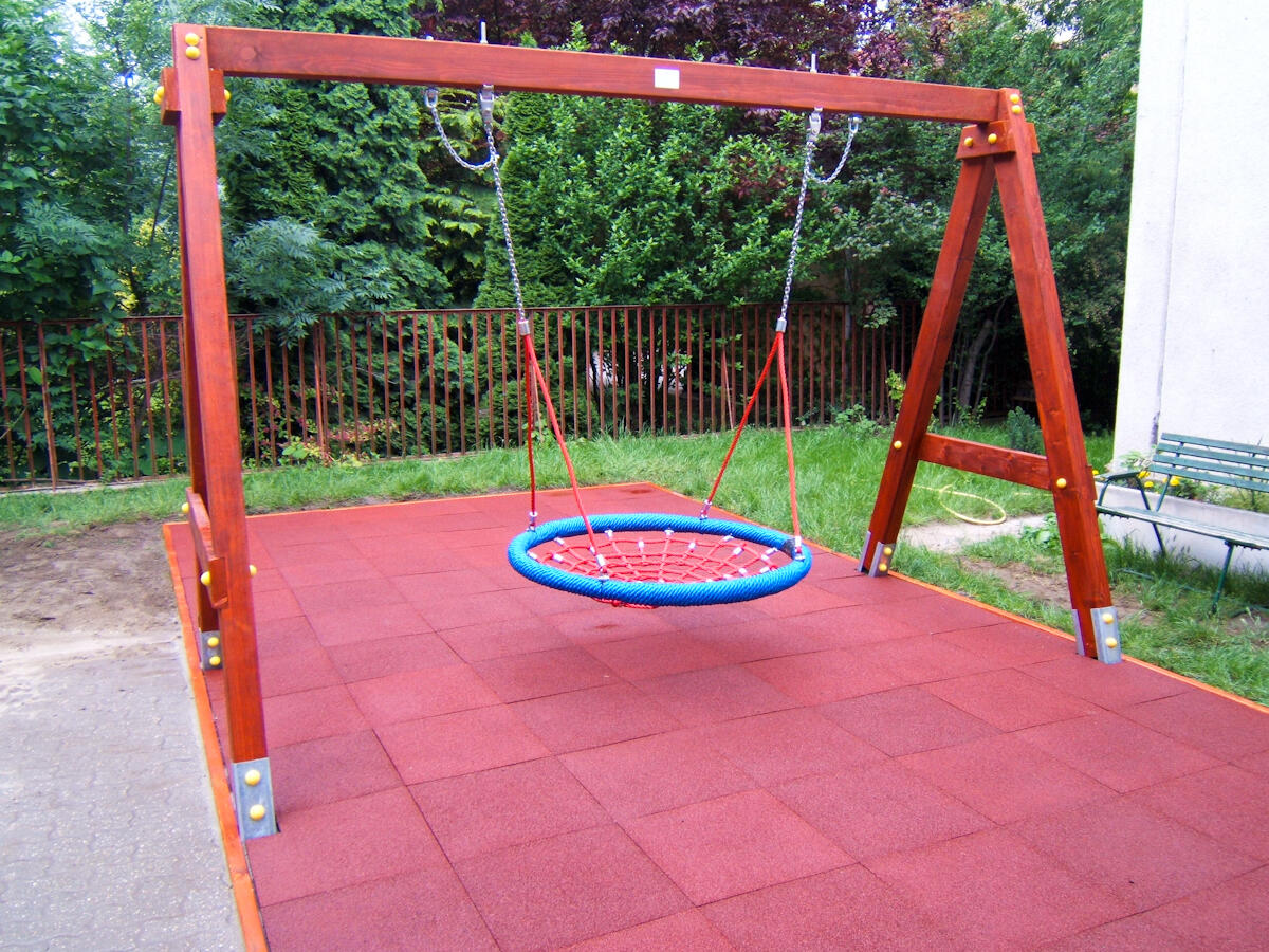 huvelyk matyi feszekhinta 007